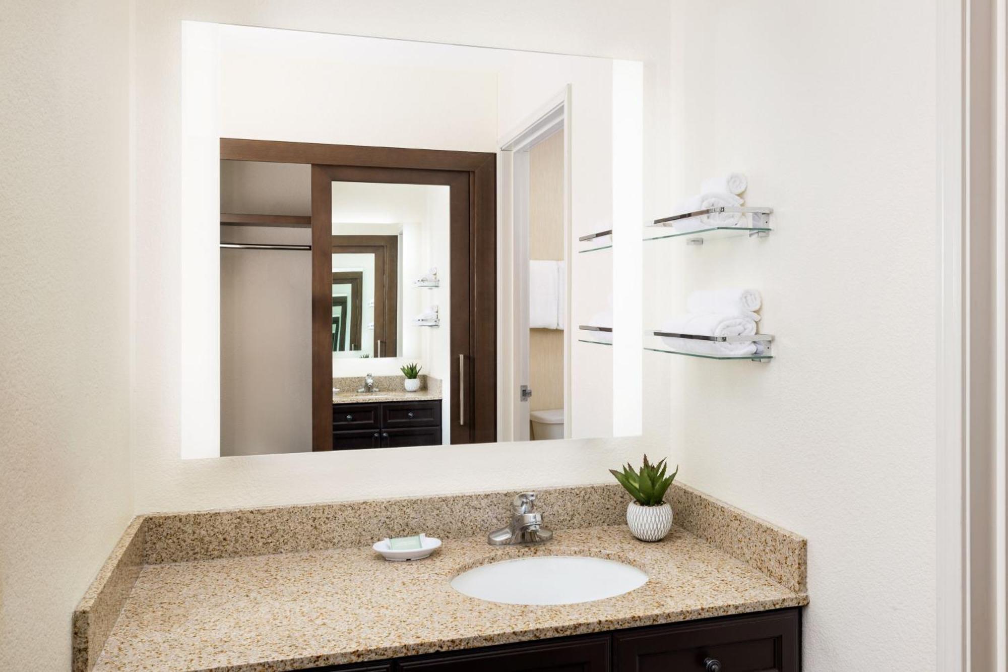 Residence Inn By Marriott Las Vegas Stadium Area Bagian luar foto