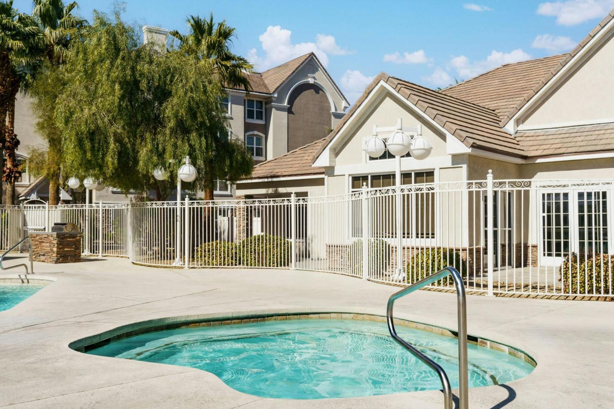Residence Inn By Marriott Las Vegas Stadium Area Bagian luar foto